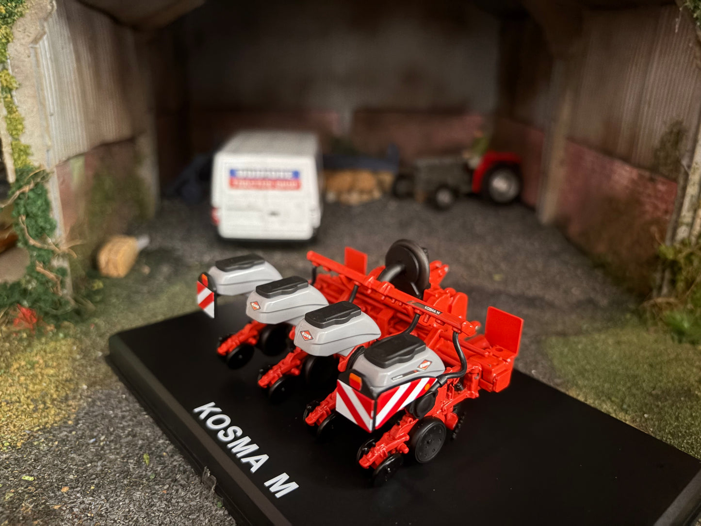 REP290 Replicagri Kuhn kosma 4 row Seed drill 1:32 scale Boxed
