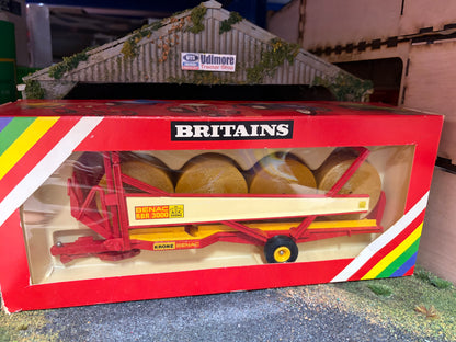 9534 Vintage Britains Krone Benac RBR 3000 bale trailer 1:32 scale Rainbow box Obsolete