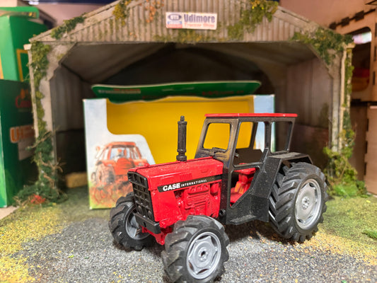 Lonestar Farmers World CASE International Tractor 1:32 scale boxed