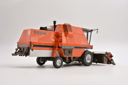 Limited Edition VKA Models Dronningborg Gen 2 D8500 Combine Harvester BOXED 1:32 Scale – Collection Only