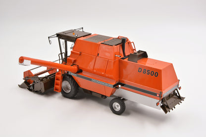 Limited Edition VKA Models Dronningborg Gen 2 D8500 Combine Harvester BOXED 1:32 Scale – Collection Only
