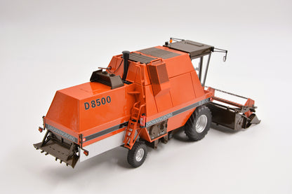 Limited Edition VKA Models Dronningborg Gen 2 D8500 Combine Harvester BOXED 1:32 Scale – Collection Only