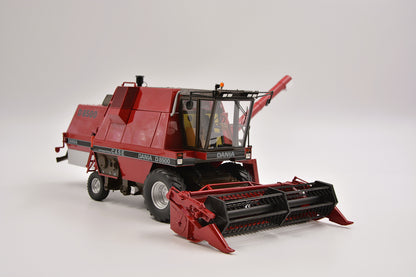Limited Edition VKA Models CASE International Dania D8500 Combine Harvester BOXED 1:32 Scale – Collection Only