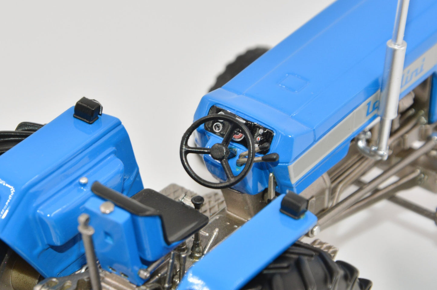 Landini R9500 Tractor Limited Edition Stunning in 1:32 scale VKA Models PRE ORDER