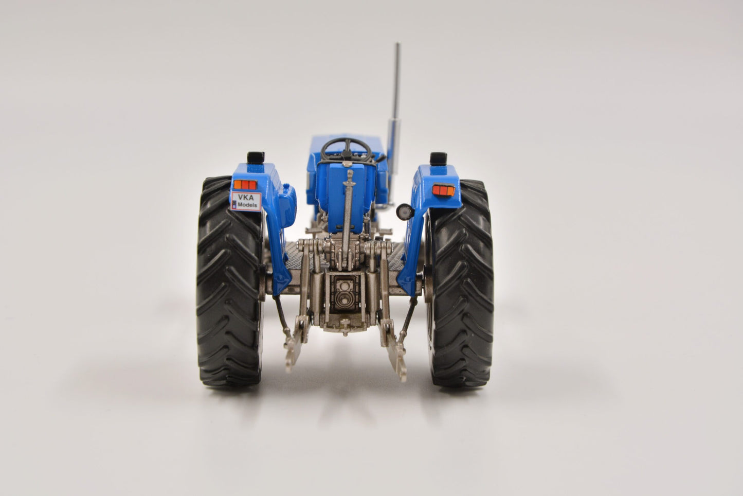 Landini DT9500 4wd Tractor Limited Edition Stunning in 1:32 scale VKA Models PRE ORDER