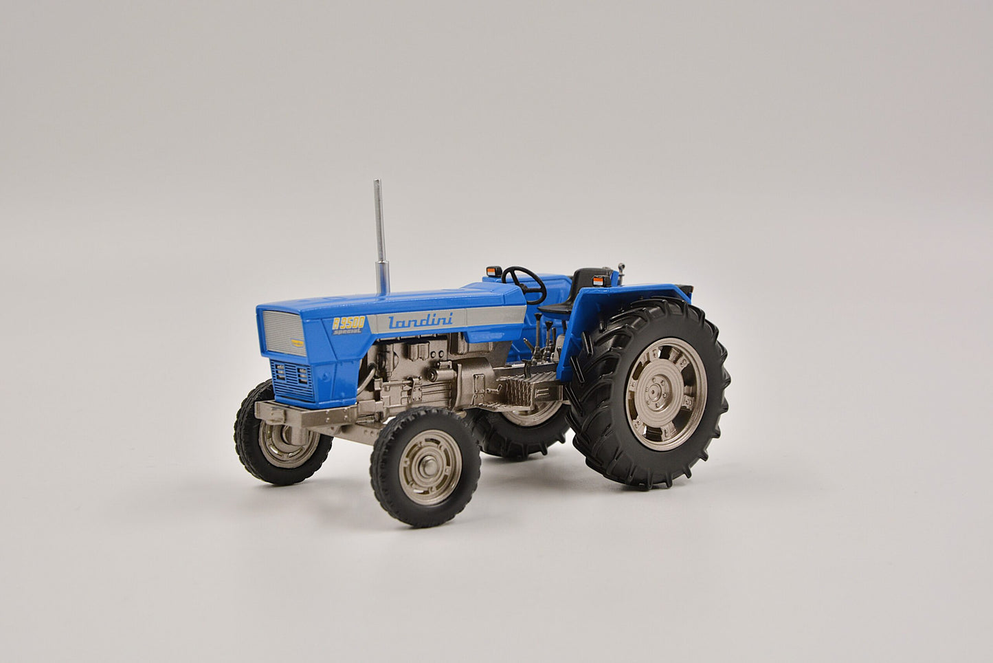 Landini R9500 Tractor Limited Edition Stunning in 1:32 scale VKA Models PRE ORDER
