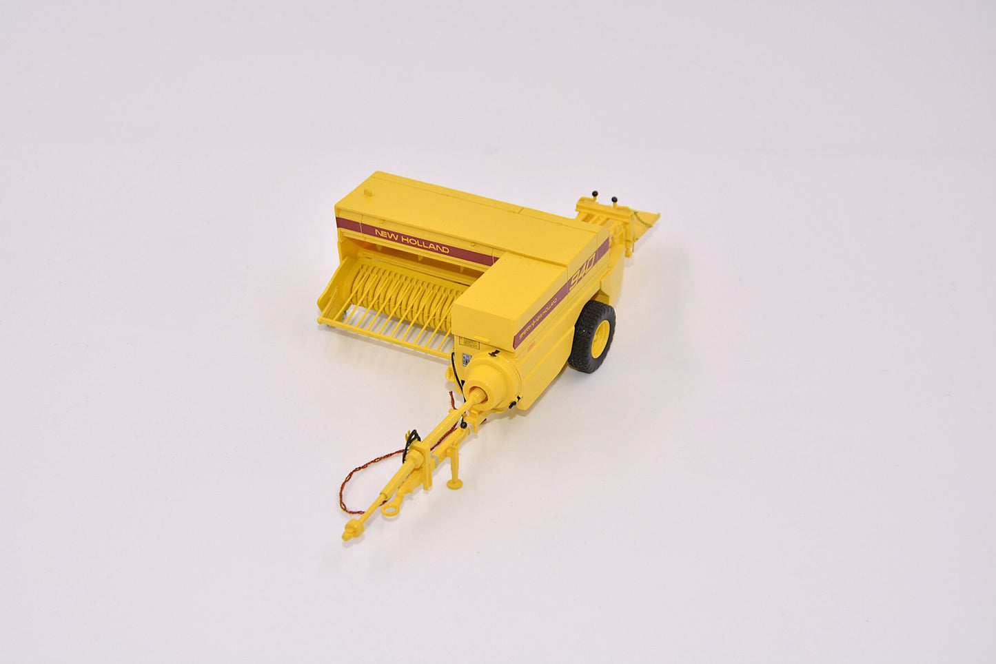 PRE ORDER New Holland 940 Hayliner Baler Limited Edition Stunning in 1:32 scale VKA Models