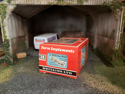 9544 Britains VINTAGE Disc Mower straw box 1:32 scale BOXED  Obsolete MIB