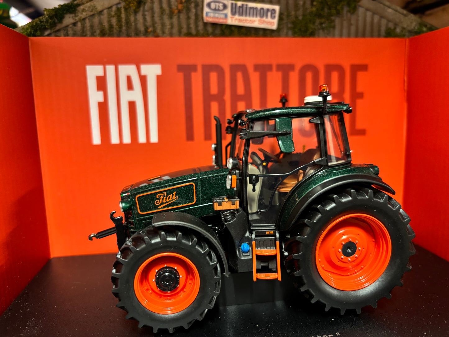 Limited Edition Universal Hobbies Fiat il Trattore Concept Tractor BOXED 1:32 scale UH6875