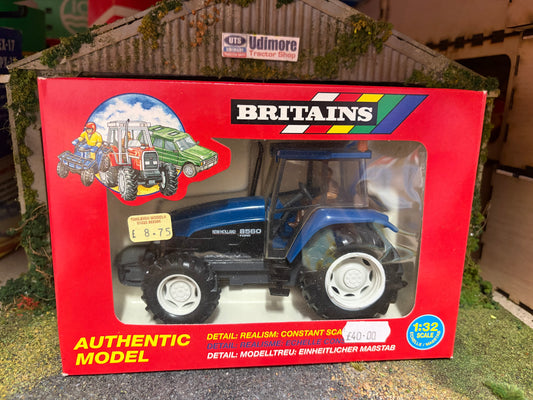 9488 Britains Ford New Holland 8560 Tractor in original  Box obsolete VINTAGE