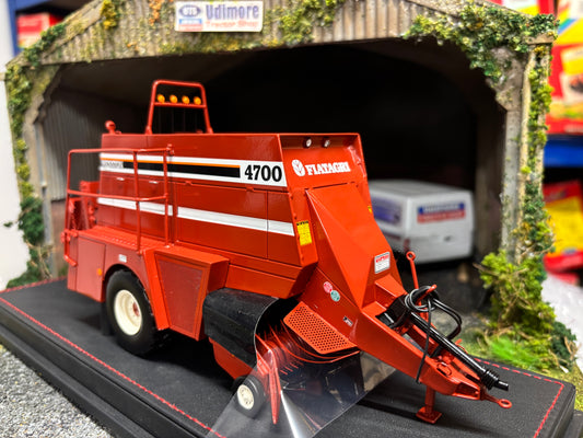 Fiatagri 4700 Heeston Baler Limited Edition 1:32 scale VKA Models