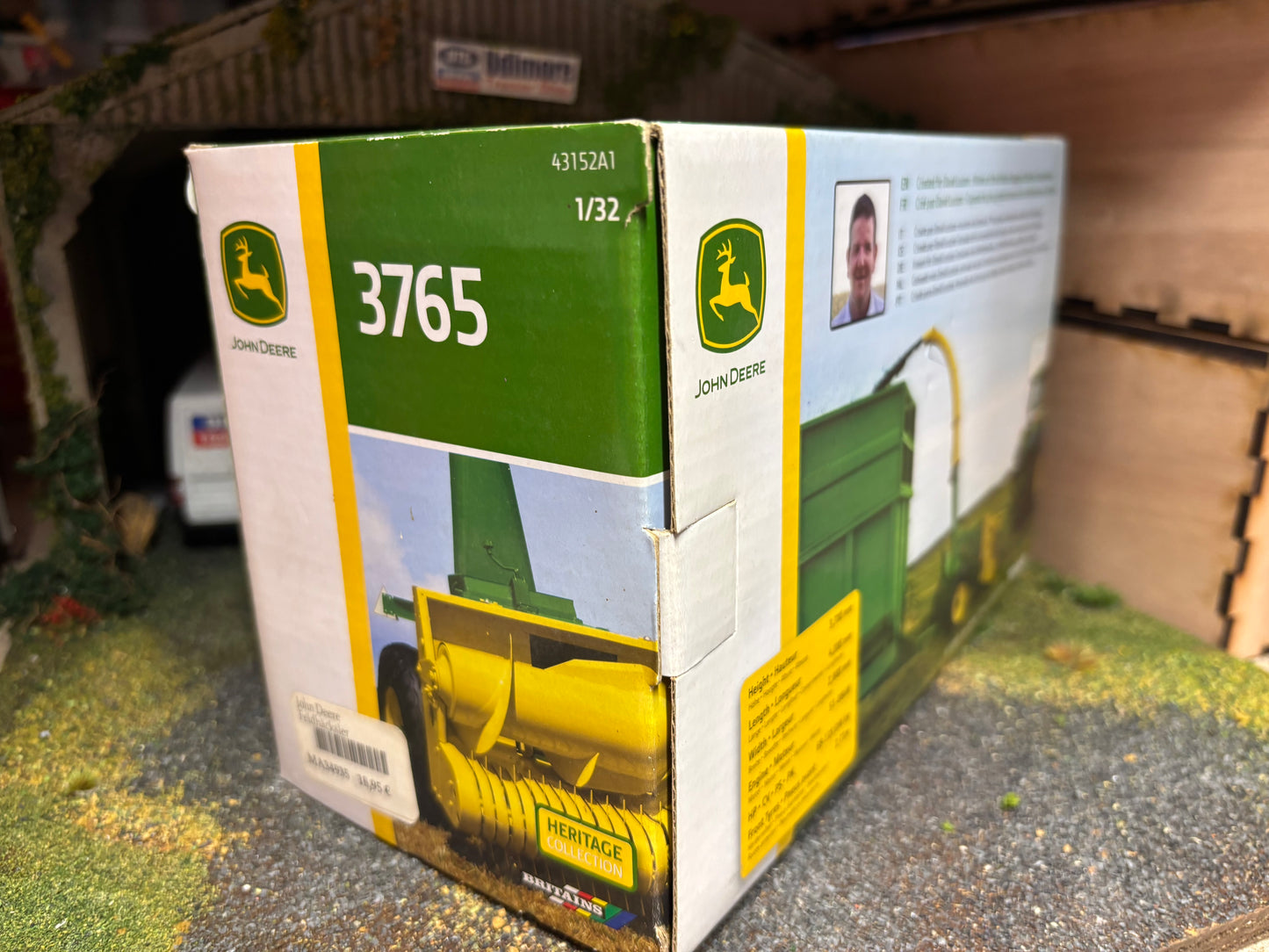 Britains John Deere 3765 Trailed Forage Harvester 1:32 scale