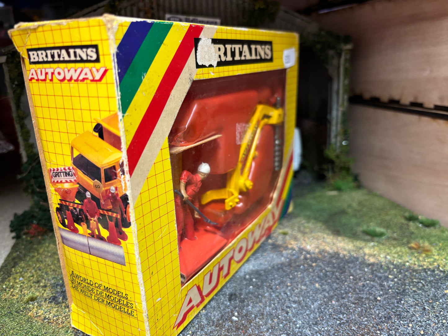 9832 Britains Autoway post Hole Digger set 1:32 BOXED obsolete 1983