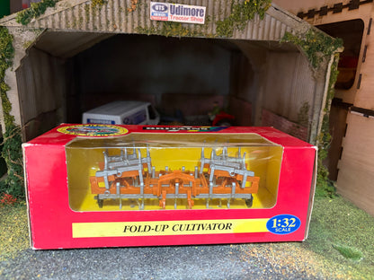 9550 Britains Orange Fold Up Cultivator 1:32 Scale Boxed Vintage Obsolete