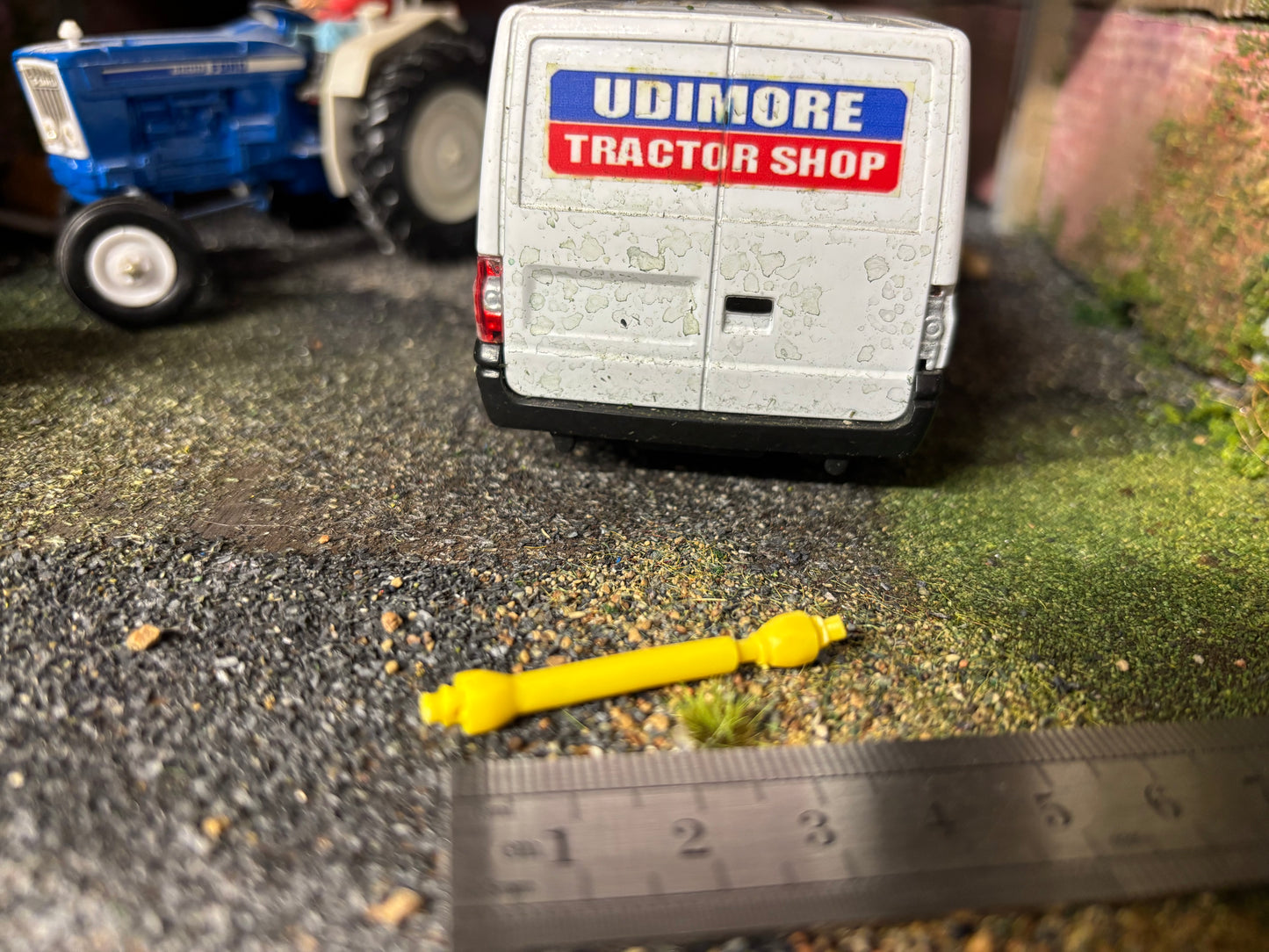 04535 Telescopic adjustable PTO Shaft 43mm - 55mm Gimbal Artisan32 Tractor farm machinery 1:32 scale