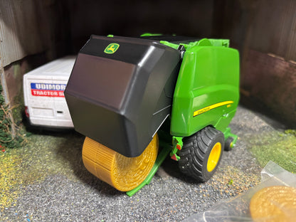 John Deere 990 Round baler 1:32 scale boxed Siku 2465