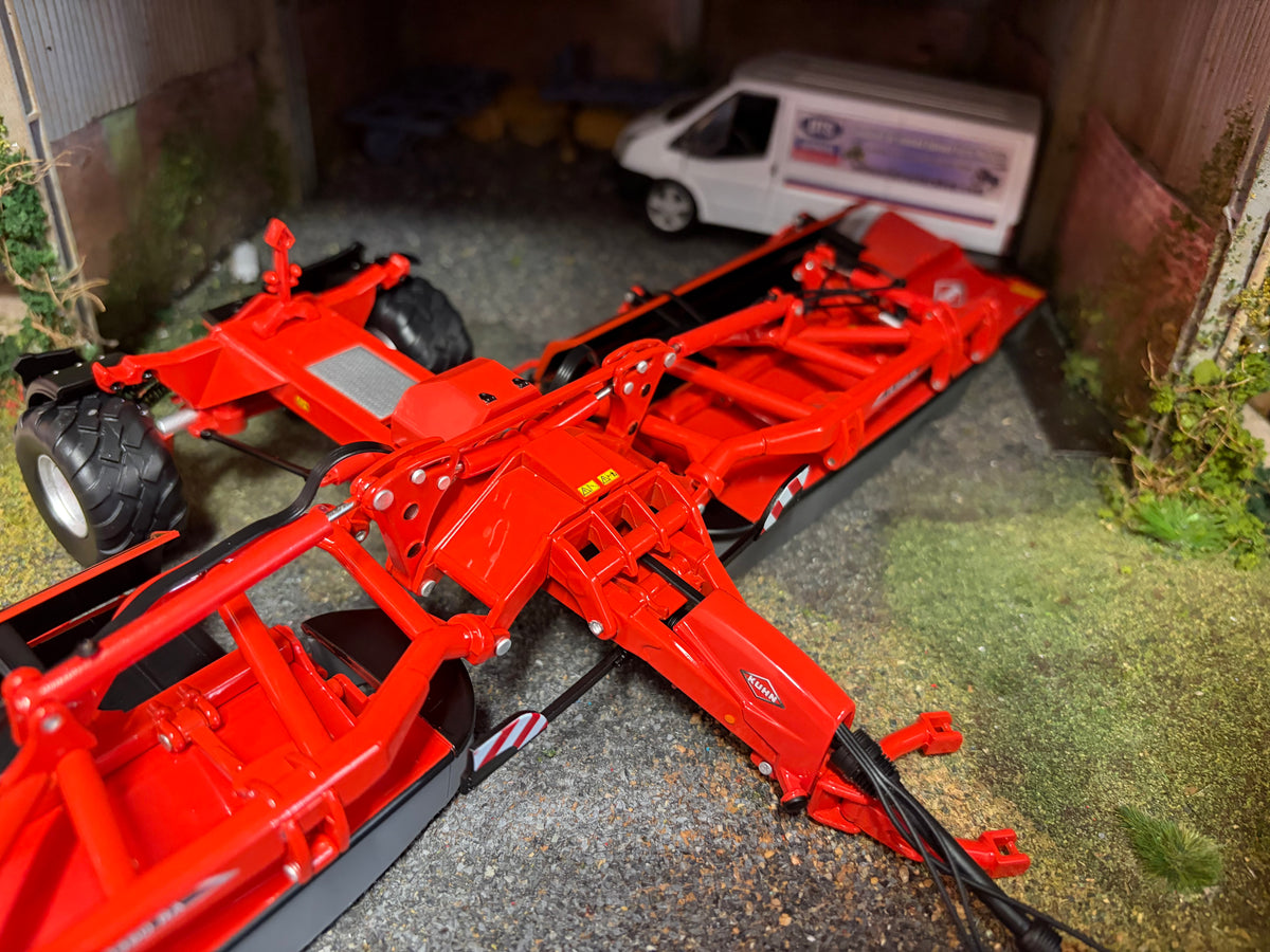 ROS 60254.0 KUHN FC 13460 RA Mower Conditioner 1:32 Scale – Boxed