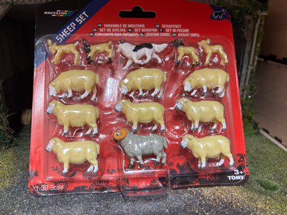 43282 Britains Sheep Lamb and sheepdog set 1:32 BOXED