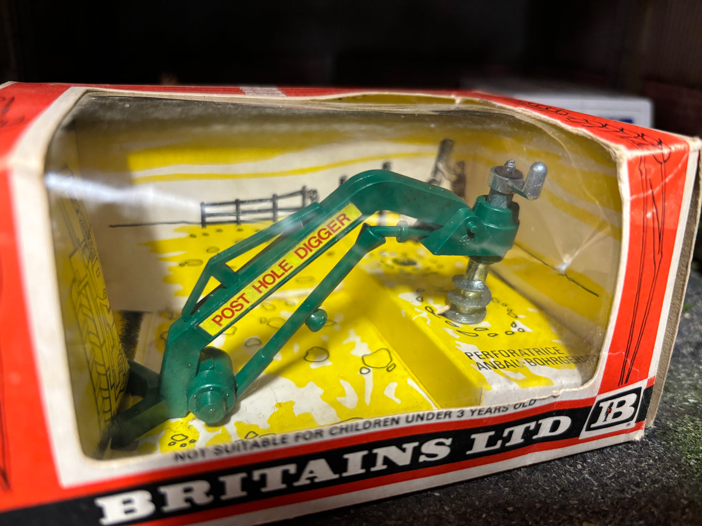 9600 Vintage Britains Post Hole digger 1:32 scale STRAW box obsolete