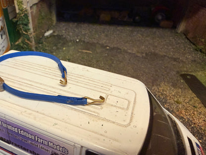 Blue Elastic Ratchet Straps with Brass Hooks – 150mm – 1:32 Scale