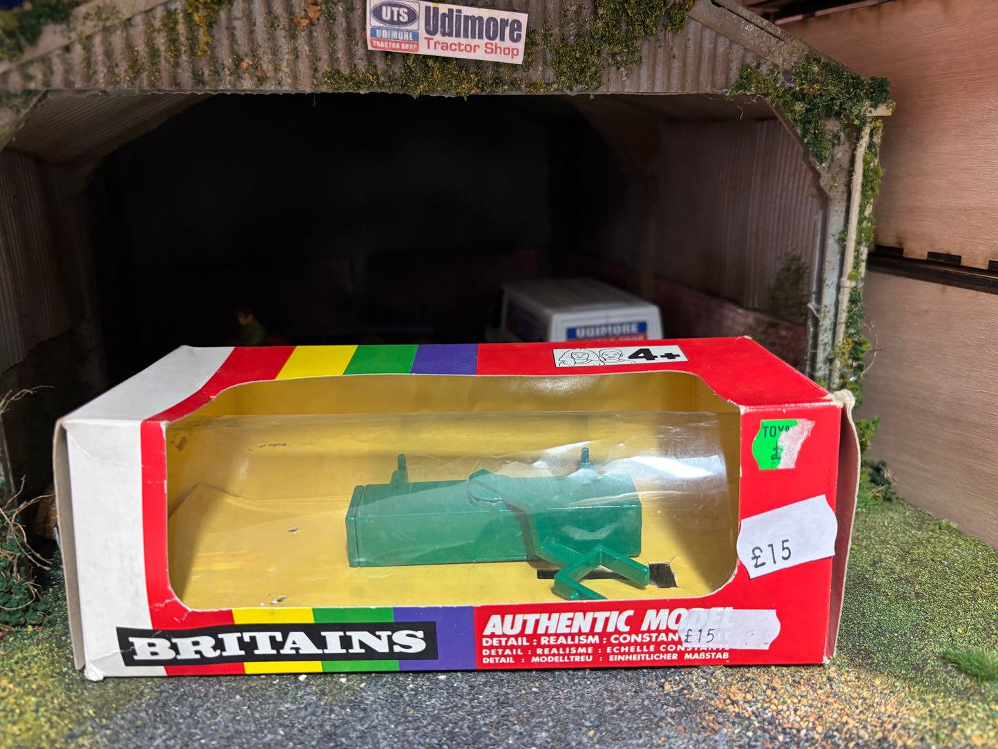 9559 Vintage Britains Yard Brush 1:32 scale boxed obsolete (missing dairyman)