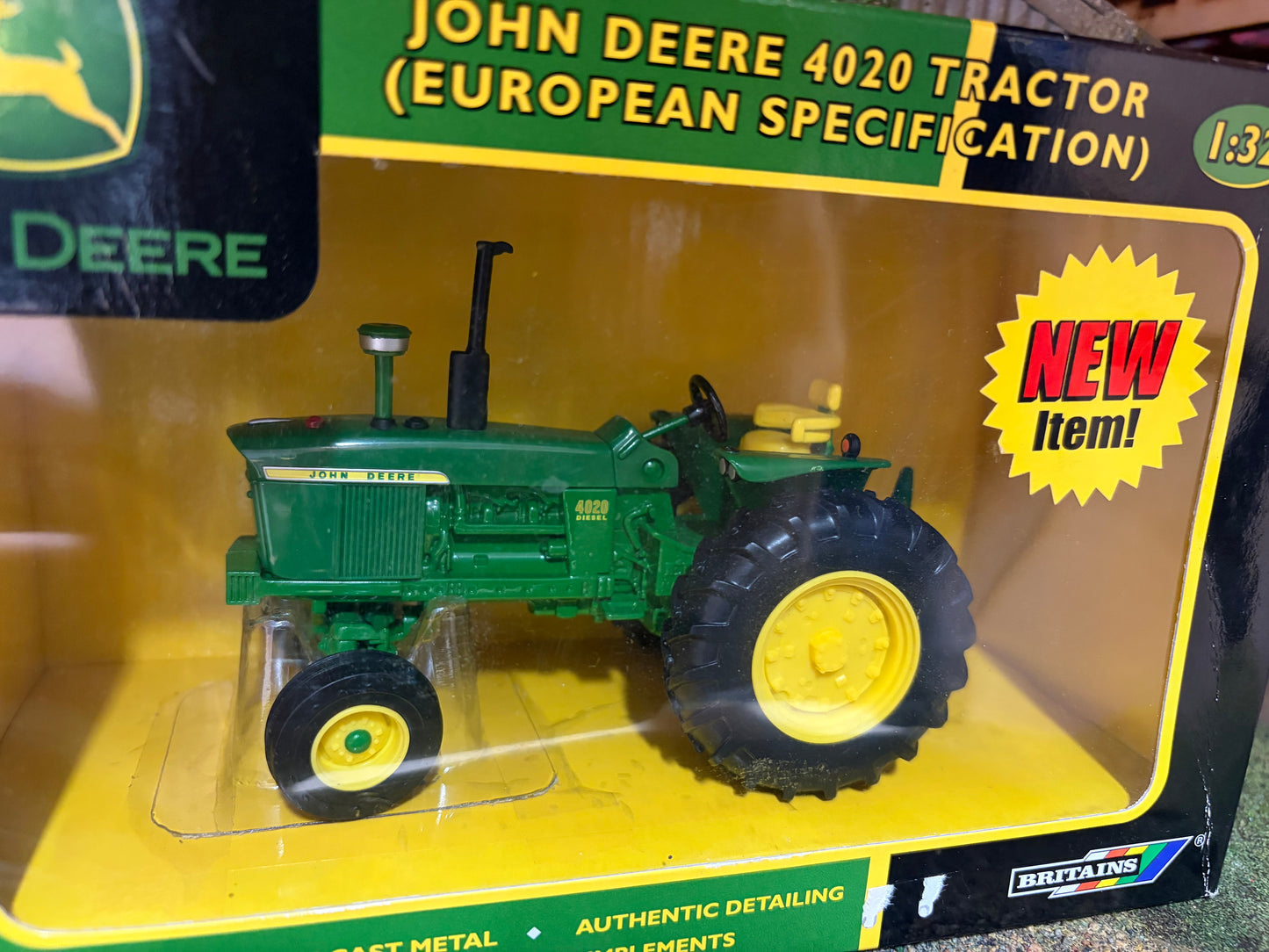 Vintage Britains John Deere 4020 European Specification Tractor 40923 Original Box Obsolete 1:32 Scale (2004)
