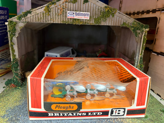 9546 Vintage Britains Plough set 1:32 scale Straw Box obsolete