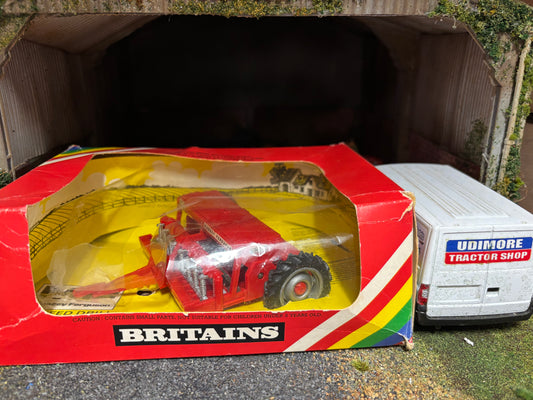 9577 Britains Massey Ferguson 130 Seed Deill 1:32 BOXED obsolete