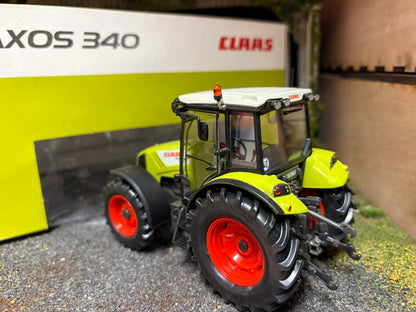 Universal Hobbies CLAAS Axos 340 Tractor Dealer Box Vintage Obsolete 1:32 Scale