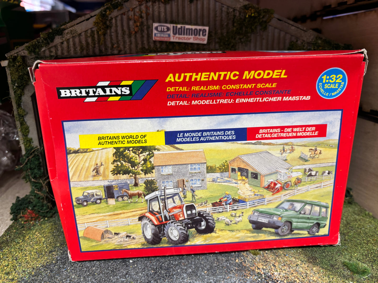 9488 Britains New Holland 8560 Tractor in original  Box obsolete VINTAGE