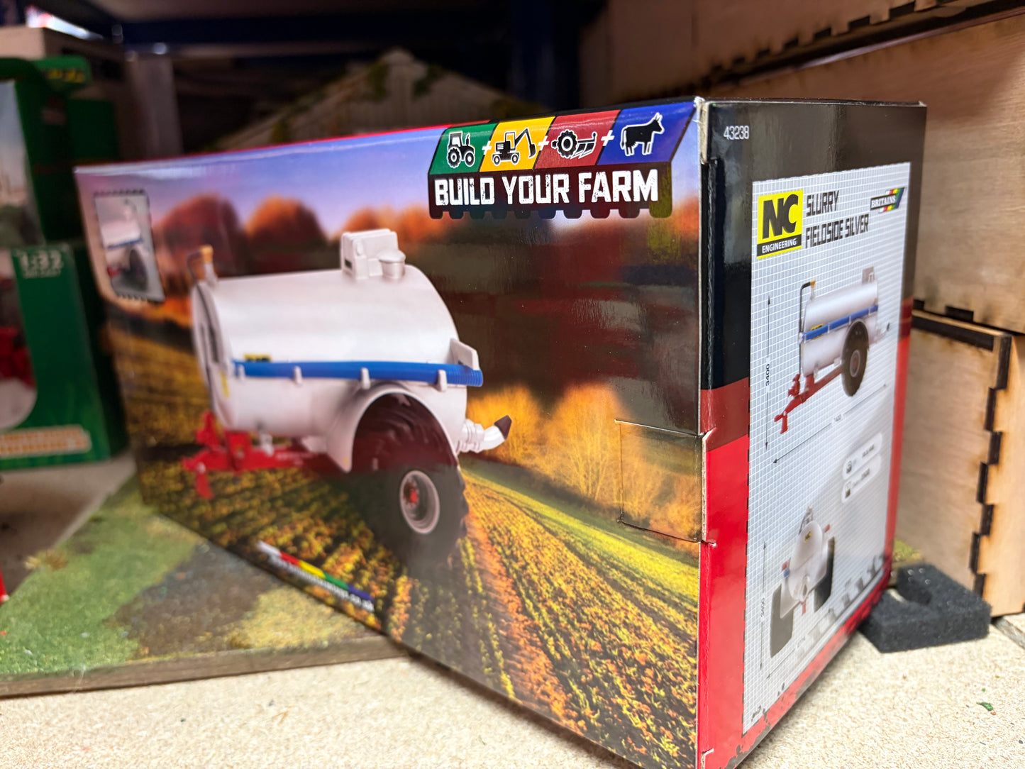 REDUCED Britains Silver Fieldside Slurry Tanker 43238 Original Box 1:32 Scale Obsolete