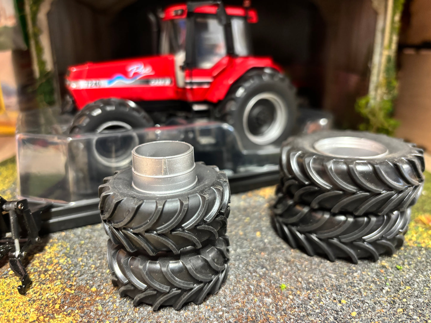 REP136 Replicagri CASE IH Magnum 7240 Pro Duals tractor 1:32 scale Boxed