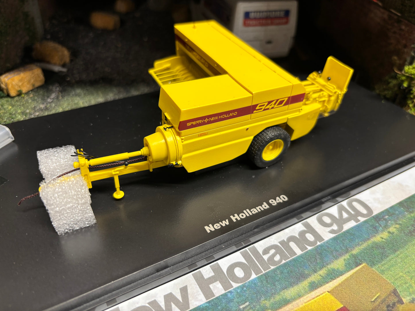 New Holland 940 Hayliner Baler Limited Edition 1:32 scale VKA Models