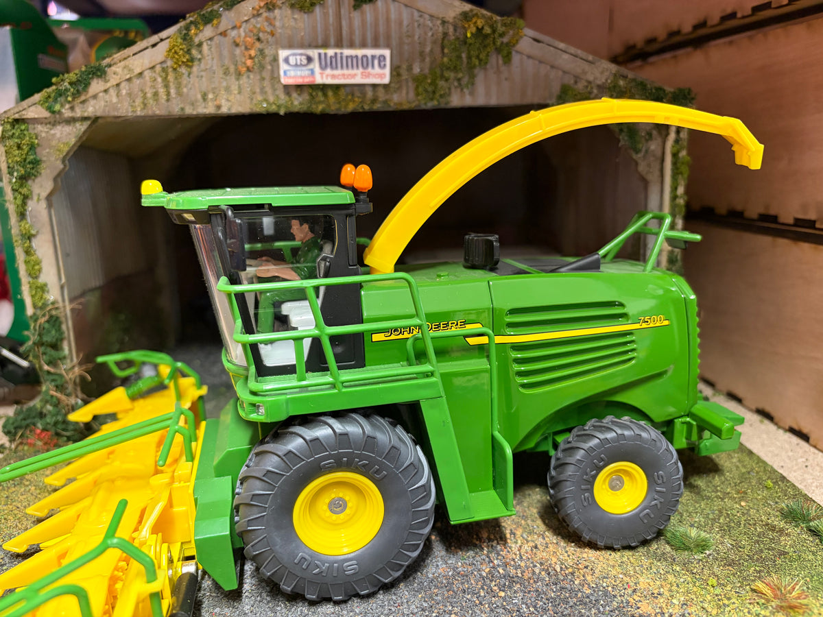 Siku 4056 John Deere 7500 Forage Harvester 2003 1:32 Scale – Boxed Obsolete