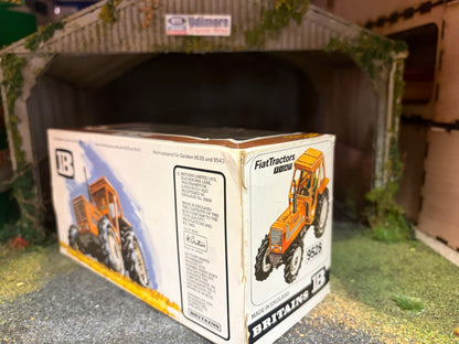 Vintage Britains Fiat 880DT Orange Tractor 9528 Original Straw Box Obsolete 1:32 Scale