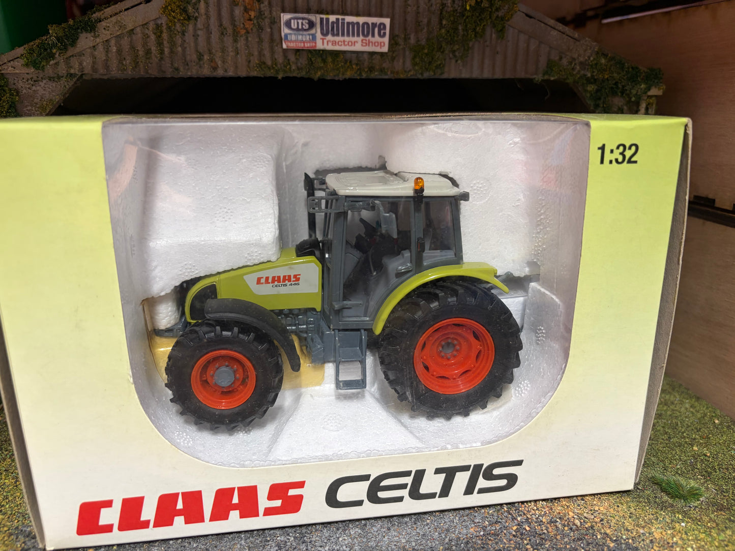 Universal Hobbies CLAAS Celtis 446 Tractor Dealer Box Vintage Obsolete 1:32 Scale