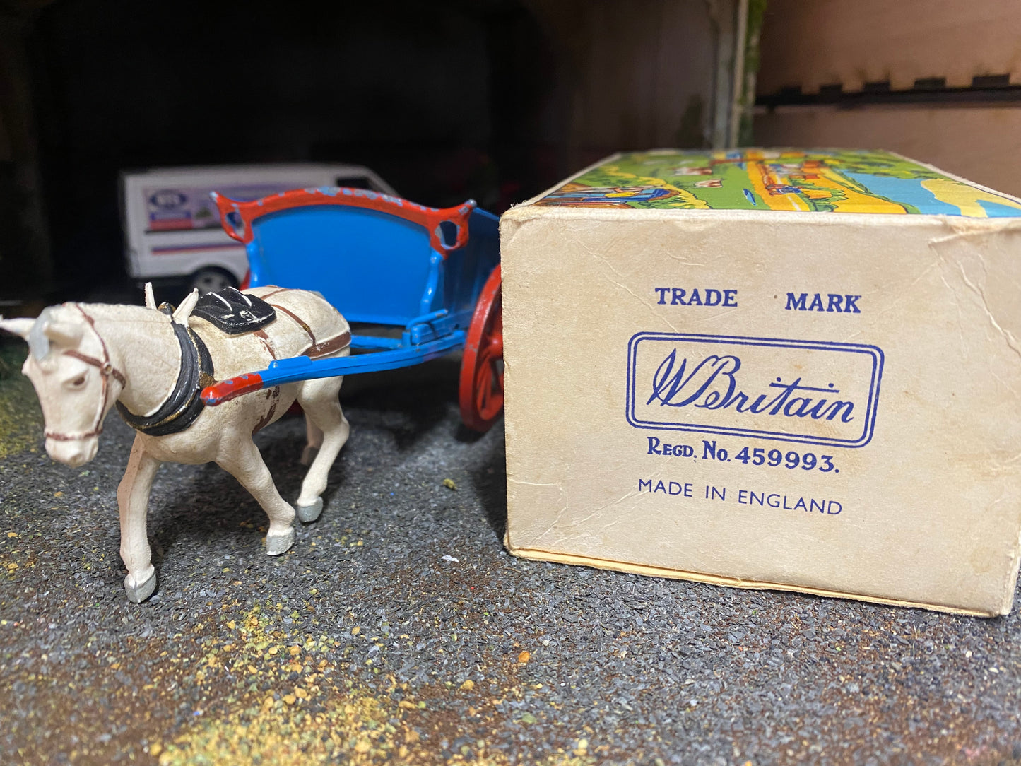 9505 Vintage Britains Tumbrel Cart with plastic horse 1:32 scale obsolete RARE BOX version