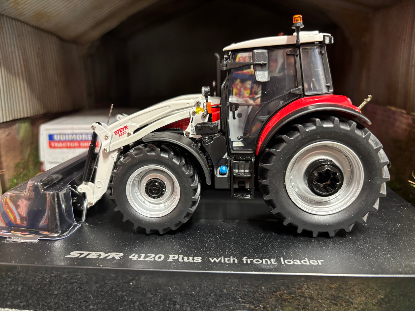 Universal Hobbies Steyr 4120 Plus Tractor with Front Loader 1:32 scale Boxed 6823