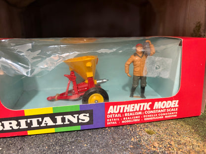 Vintage Britains Vicon Vari Spreader & Farmer Set 9558 BOXED Obsolete 1:32 Scale