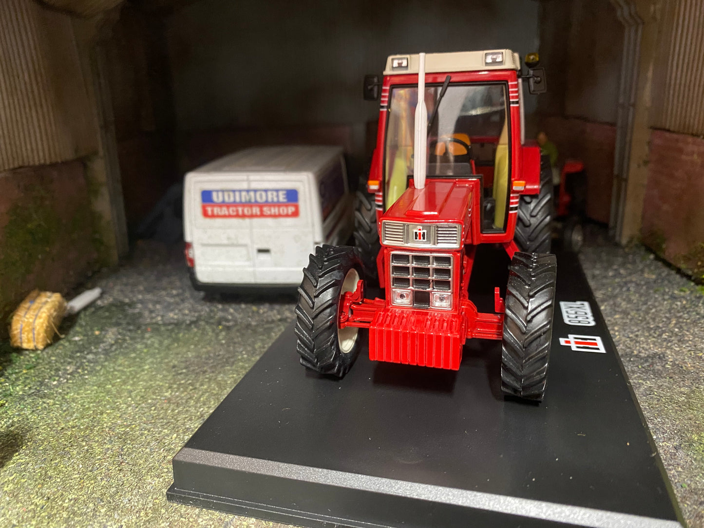 REP062 Replicagri International 856XL tractor 1:32 scale Boxed