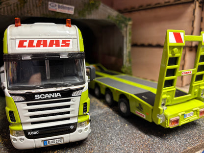 Scania R620 Truck Low Loader Conversion in CLAAS colours 1/32 farming models 1:32 scale SIKU
