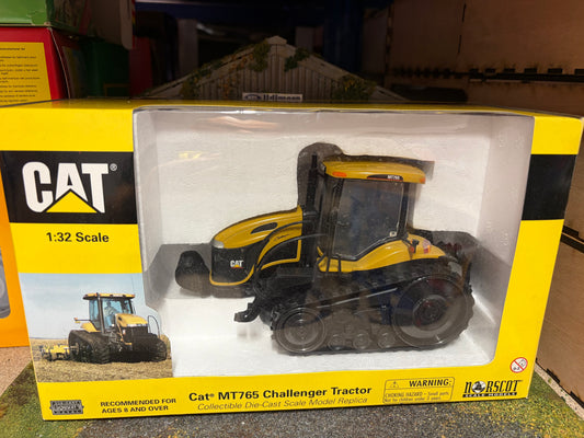 RARE Norscot CAT Challenger MT765 Tracked Tractor 1:32 – Boxed Obsolete