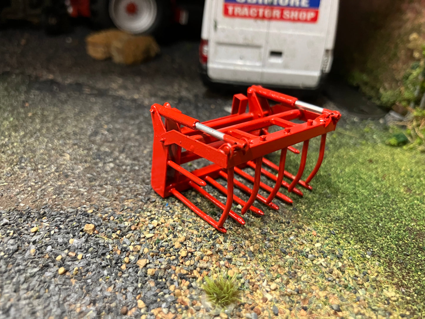 BRASS Scratchbuilt TIne SIlage Muck Grab 1:32 scale Handbuilt Brass Perfect 32 loader