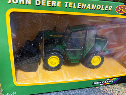 Britains 40062 John Deere 3200 Telehandler 2002 Version 1:32 – Dealer Box Obsolete