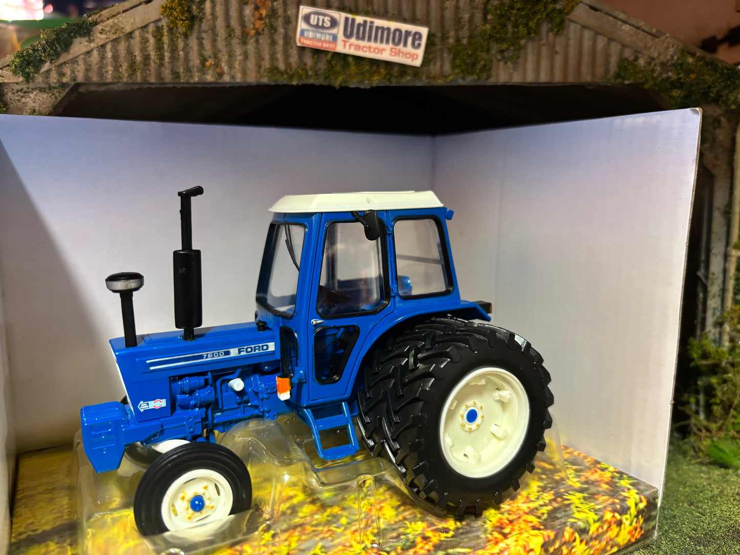 43371 Britains Ford 7600 with rear Duals Tractor 1:32 scale New BOXED