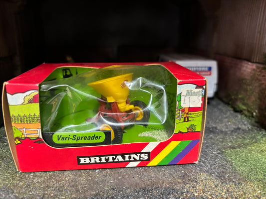 9538 Vintage Britains Vicon Vari Spreader   1:32 scale boxed obsolete