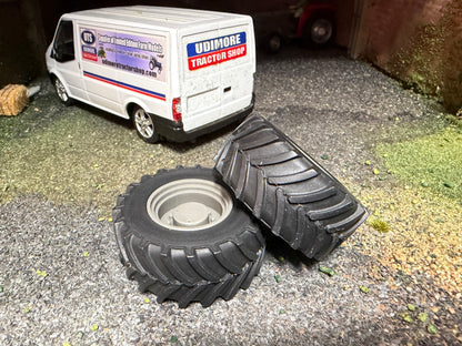 04271 G pair of 4wd Tractor Front wheels 47mm x 20mm  Artisan32 farm machinery 1:32 scale