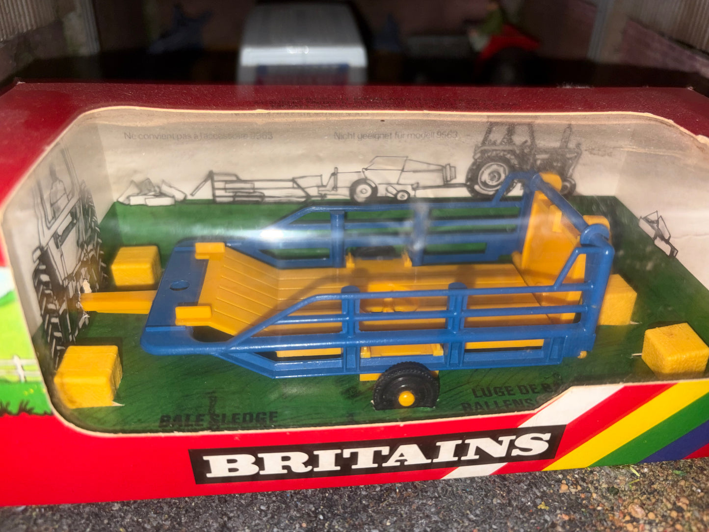 Vintage Britains Bale Sledge 1:32 scale  Obsolete 9557 Rainbow Box