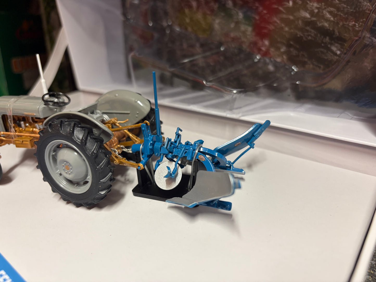 Universal Hobbies Ferguson FE35 Tractor with Rumptstad Plough Set UH5363 Limited Edition Obsolete 1:32 Scale