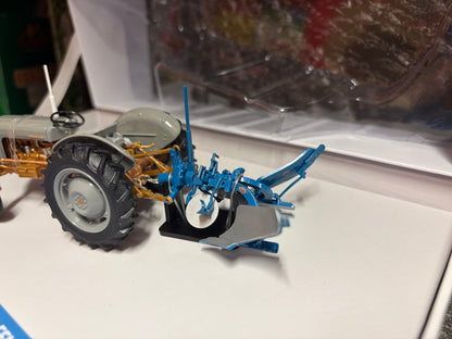 Universal Hobbies Ferguson FE35 Tractor with Rumptstad Plough Set UH5363 Limited Edition Obsolete 1:32 Scale